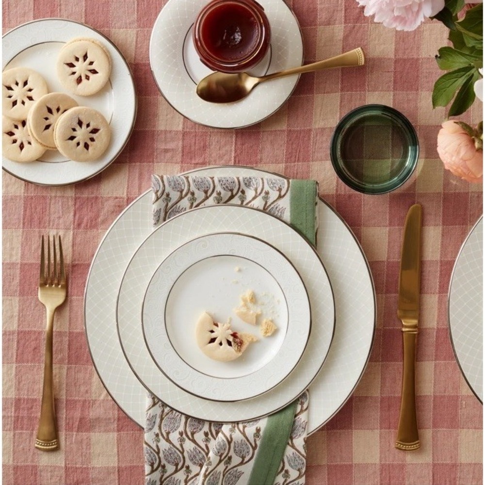 Lenox Venetian Lace‎ Bone China Dinnerware Platinum Trim 5-Piece Place Setting